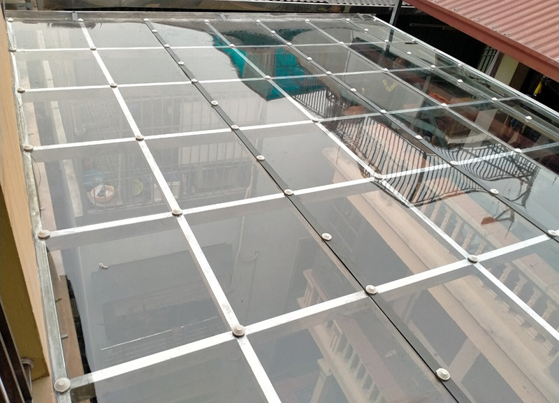 tấm polycarbonate giá rẻ