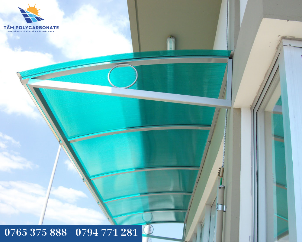 Tấm polycarbonate đặc Super Lite dùng cho mái hiên