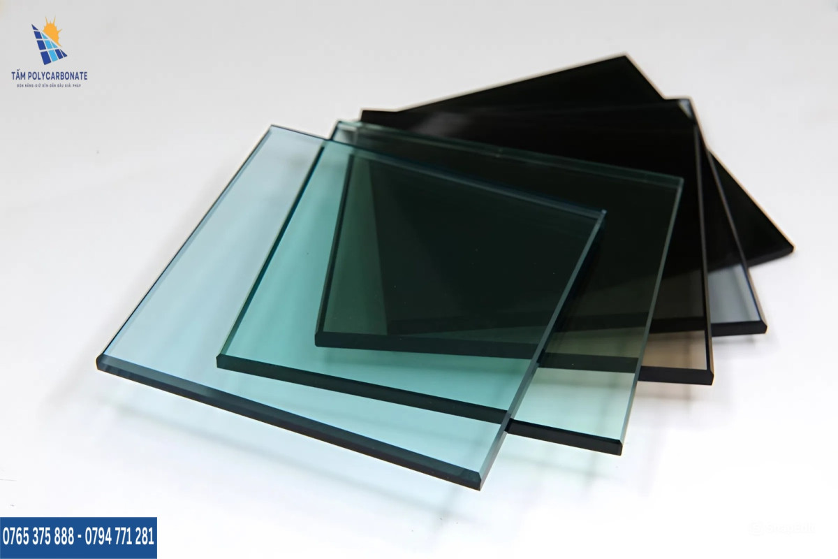 Kích thước tấm poly đặc ruột