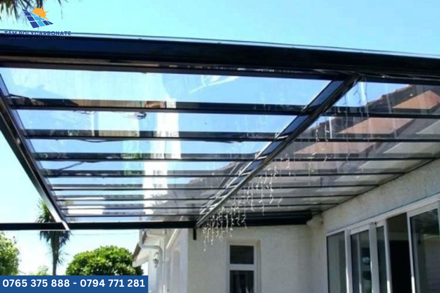 Tấm nhựa làm mái che polycarbonate