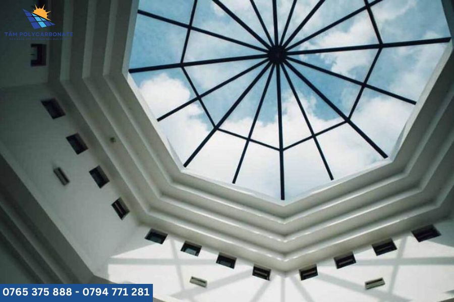 Công dụng phụ kiện tấm Polycarbonate