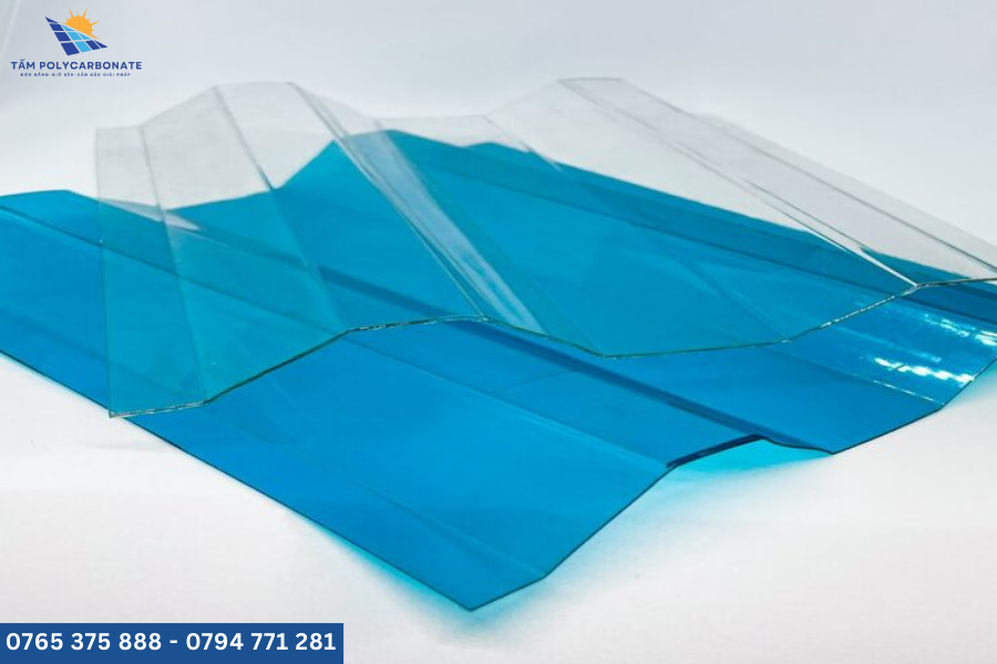 Tấm polycarbonate tôn sóng lấy sáng