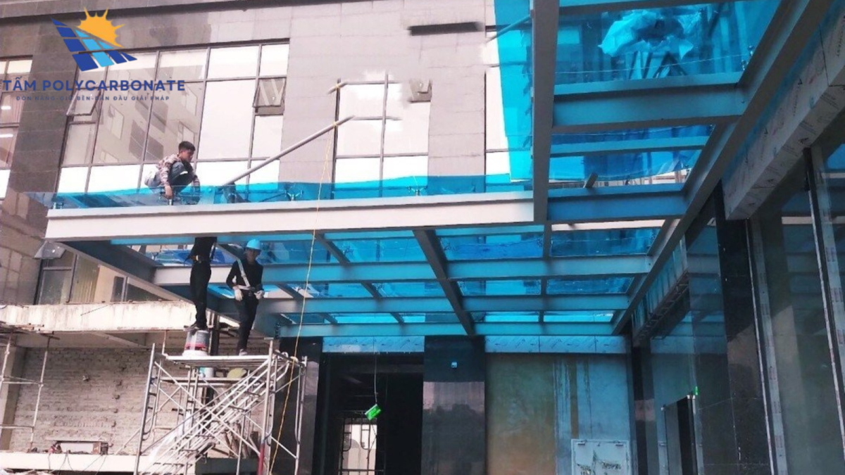 Đơn vị thi công tấm lấy sáng Polycarbonate